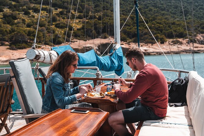 Sunset Dinner Cruise: Sunset, Swim, Drinks, and Dinner Onboard - Sunset Views and Photo Opportunities