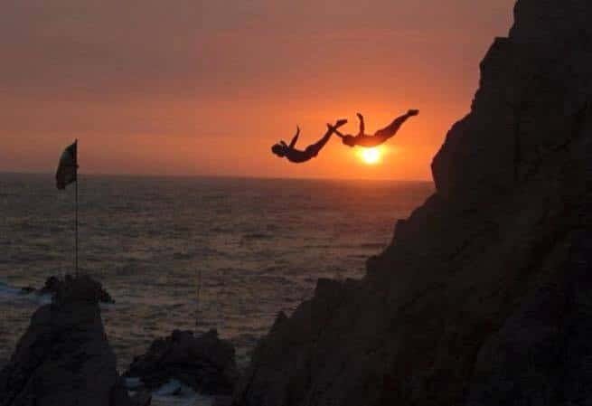*Sunset High Diver Show 3Course Dinner 2 Drinks Diff Options - Admire a Spectacular Sunset with High Cliff Diving Shows in Acapulco