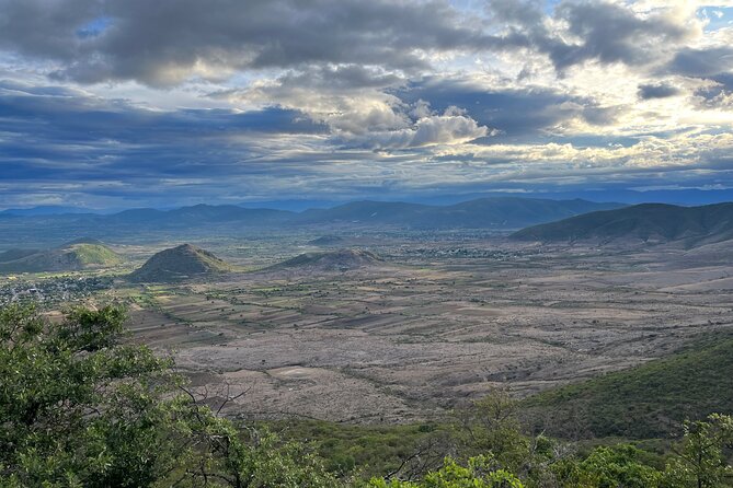 Sunset in Teotitlan at EL PICACHO - Learn About the Village’s Textile Traditions