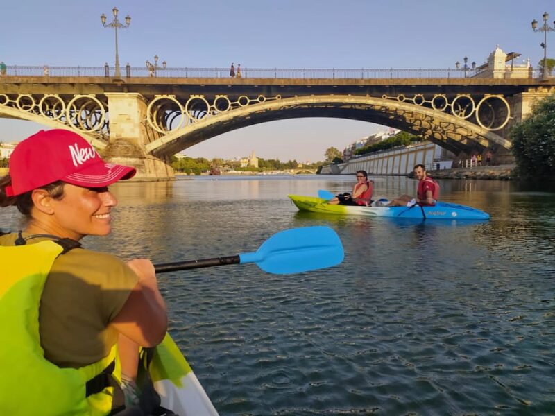Sunset Kayak: Historic Seville, Triana and La Cartuja - Visiting the Landmarks: Torre del Oro and Giralda