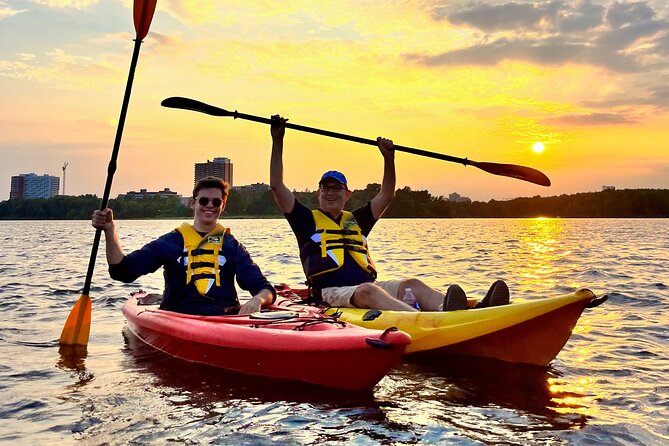 Sunset Kayak Tour in Downtown Ottawa and Gatineau - Key Points