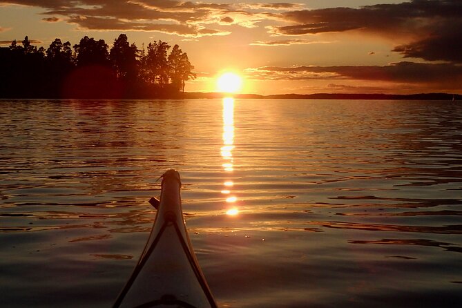 Sunset kayak tour with fika on Stockholms lakeside - The Experience of Kayaking at Sunset
