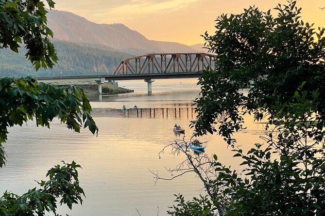 Sunset Kayaking in the Columbia River Gorge - Key Points