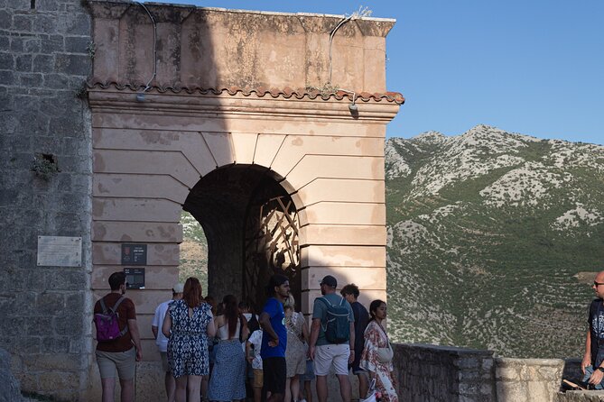 Sunset Klis Fortress Tour From Split with Sightseeing bus - Sunset Over Split: A Visual Masterpiece