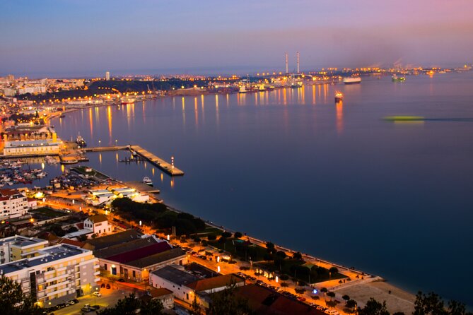Sunset on a sailboat in Arrábida, Setúbal - Flexibility and Weather Considerations