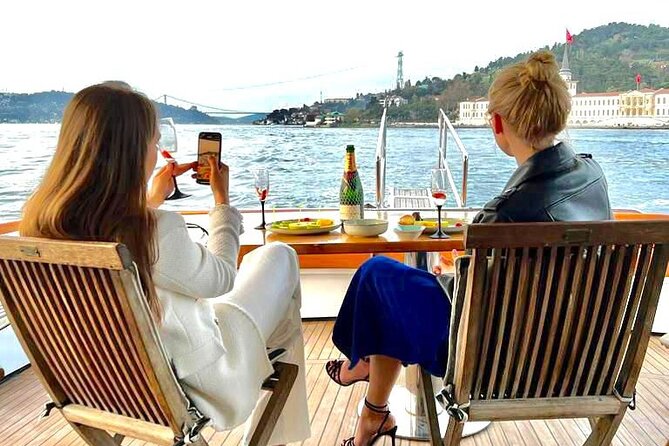 Sunset or Daytime Istanbul Guided Luxury Yacht Cruise with Snacks - Pacing, Group Size, and Comfort