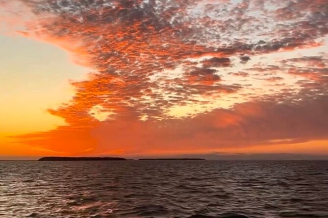 Sunset Powerboat Cruise - Key Points