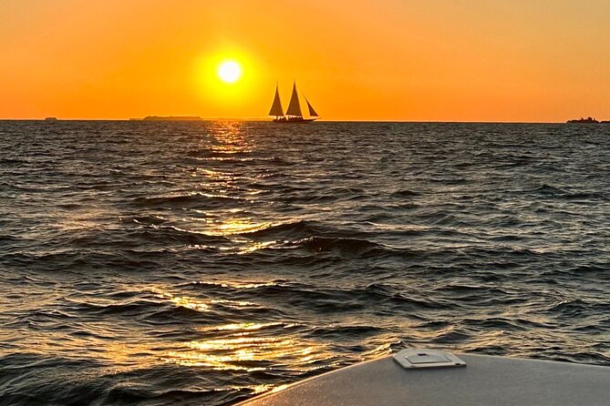 Sunset Powerboat Cruise - Comparisons to Similar Tours