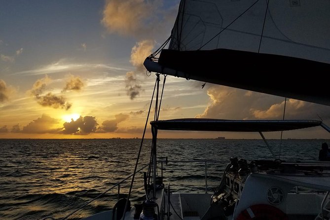 Sunset Sail in Miami: Complimentary Champagne Toast - Weather Considerations and Cancellation Policy