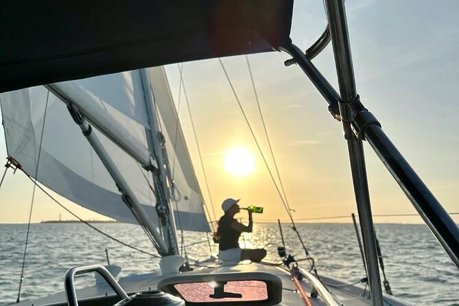 Sunset Sail in the Gulf of Mexico for up to 6 Guests - Key Points