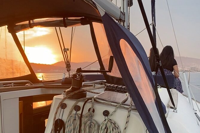Sunset Sailboat Tour along the Coast with Open Bar - The Guide and Atmosphere on the Boat