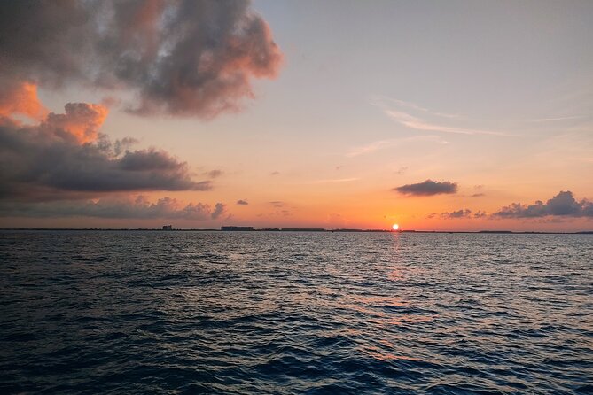 Sunset Sailing Adventure to Isla Mujeres Unlimited + Transfer from Cancún - Free Time at Isla Mujeres and Beach Relaxation