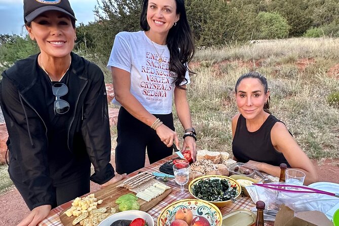 Sunset Sedona Sacred Places -gourmet picnic dinner and stargazing - Admiring Sedona’s Most Spectacular Scenic Overlook