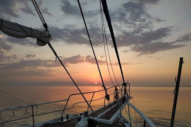 Sunset South Coast Sail Cruise with lunch,drinks, optional transfer - Food and Drinks on the Sunset Sail