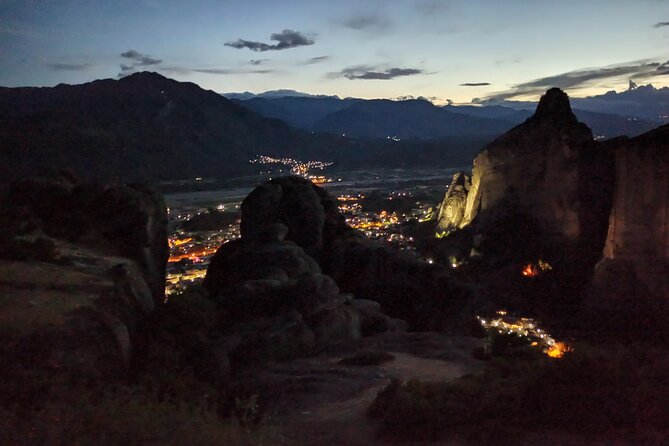 Sunset Tour to Meteora with Photo Stops - The Role of the Tour Guide