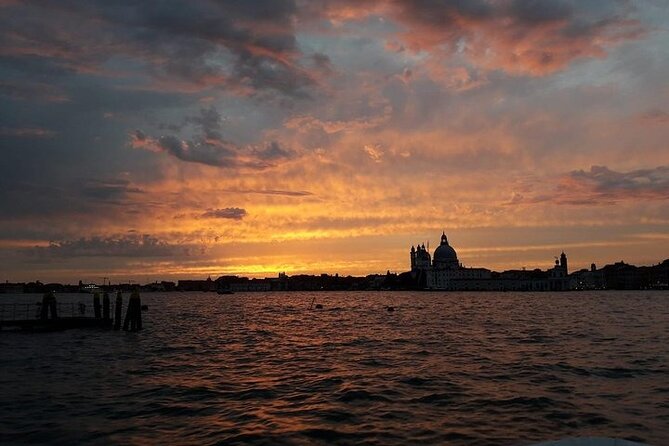 Sunset Traditional Boat Tour with Prosecco - Pricing, Bookings, and Customer Satisfaction