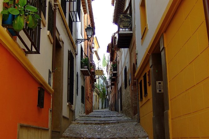 Sunset Walking Tour in Albaicín & Sacromonte - Exploring Sacromonte and Its Cave Homes