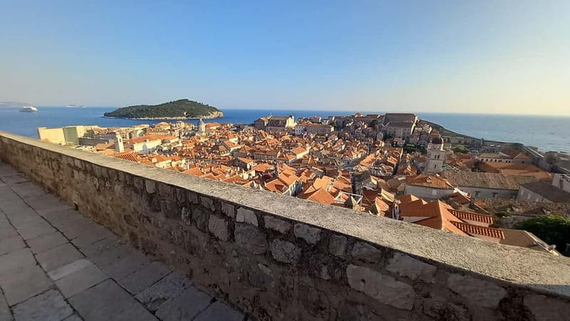 Sunset Wall Walk: 75-Minute Guided Tour & Free Exploration - Navigating the Southern Walls: Flexibility and Views