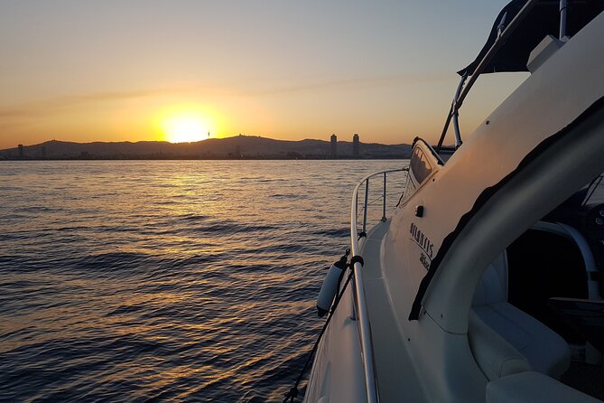 Sunset yacht ride in Barcelona + snacks and drinks - Spectacular Sunset Views on a Luxurious Yacht in Barcelona