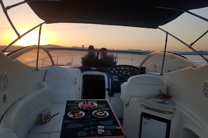 Sunset yacht ride in Barcelona + snacks and drinks - The Yacht: Gobbi Atlantis 315 and Its Comforts