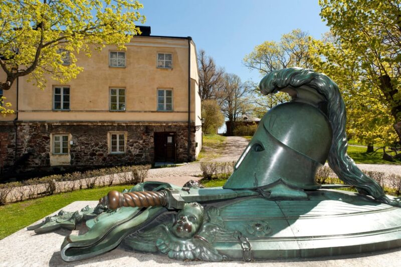 Suomenlinna: Guided Walking Tour with an Authorized Guide - How This Tour Compares to Similar Experiences