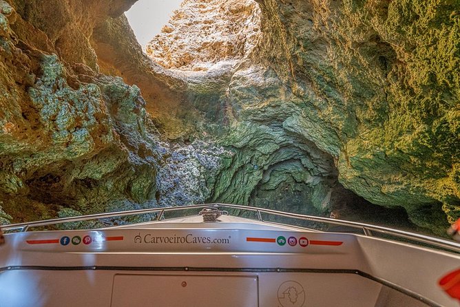 Superb Private caves tour with highly skilled skipper - The Skipper and Guide: Expertise and Personal Touch