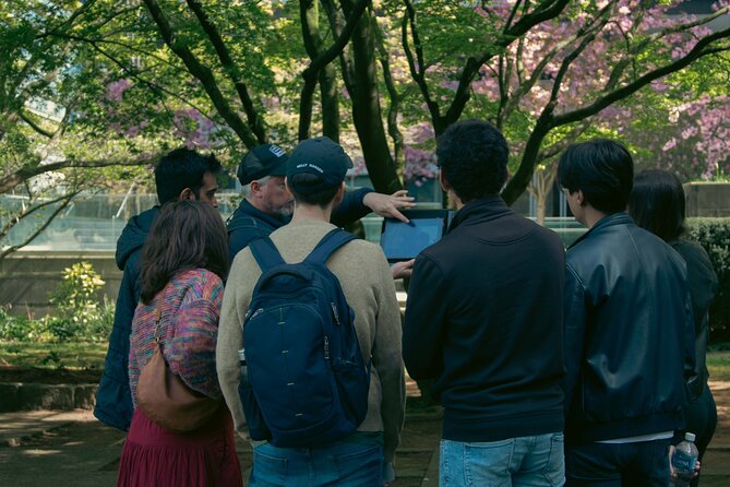 Superhero TV Shows Tour (The Flash) - The Tour’s Pacing and Group Size