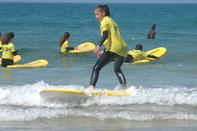 Surf Lesson in Costa da Caparica - The Structure of the Surf Lesson: From Warm-up to Wave Practice