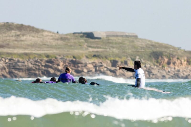 Surf lessons on the mythical site of La Torche - How Are the Small Group Lessons Structured?