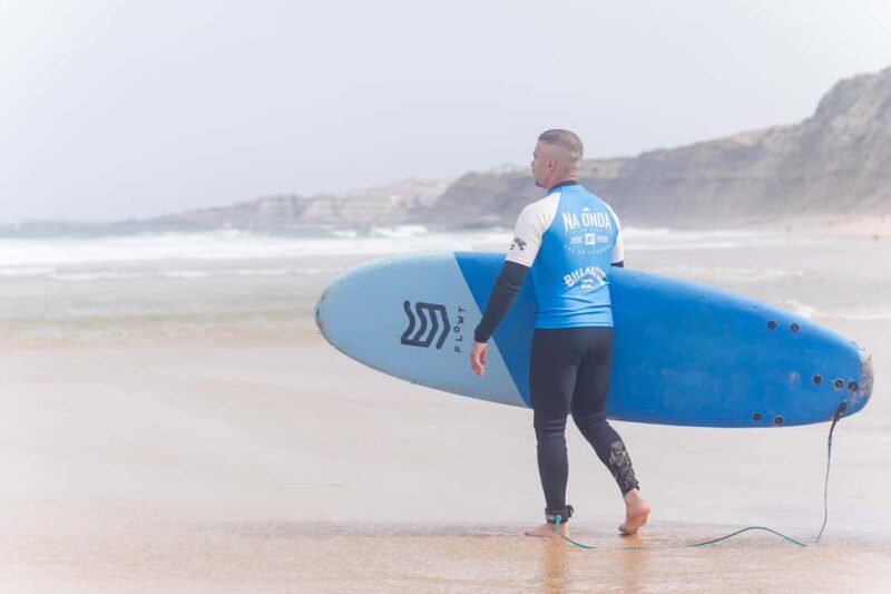 Surfboard rental + wetsuit + 1 surf lesson - Discover Top-Quality Surfing in Ericeira for Just $59