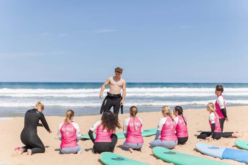 Surfboard rental + wetsuit + 1 surf lesson - Top-Quality Equipment and Instructor Expertise