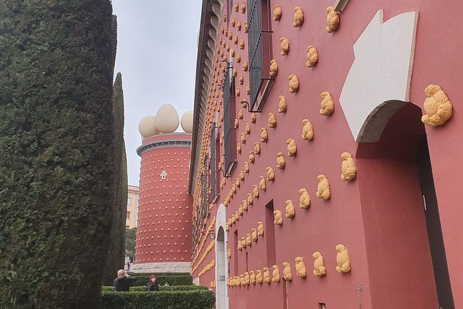 Surreal experience: visit the Dalí museum - The Limitations and Honest Considerations