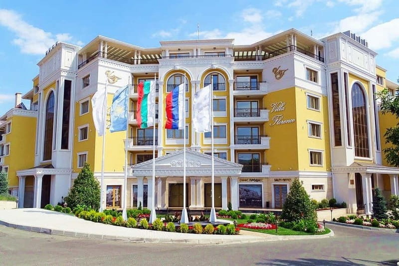 Sveti-Vlas: Guided Walking Tour - Visiting Sveti-Vlas’s Iconic Churches