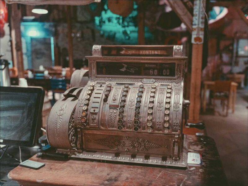 Svolvær: Northern Lights and Full Steam Cruise with Tasting - Passing the Rugged Wall of Lofoten