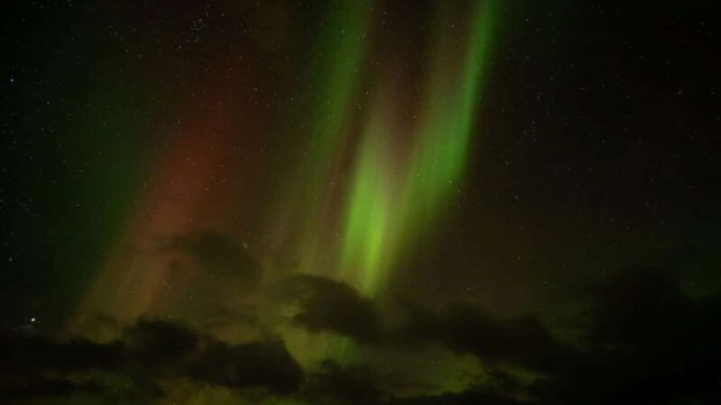 Svolvær: Northern Lights Tour with Hot Drinks & Photos - Key Points