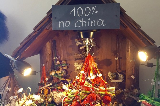 Swarovski Crystal World and Innsbruck Tour - Exploring Innsbruck’s Architectural Marvel: Dom zu St. Jakob