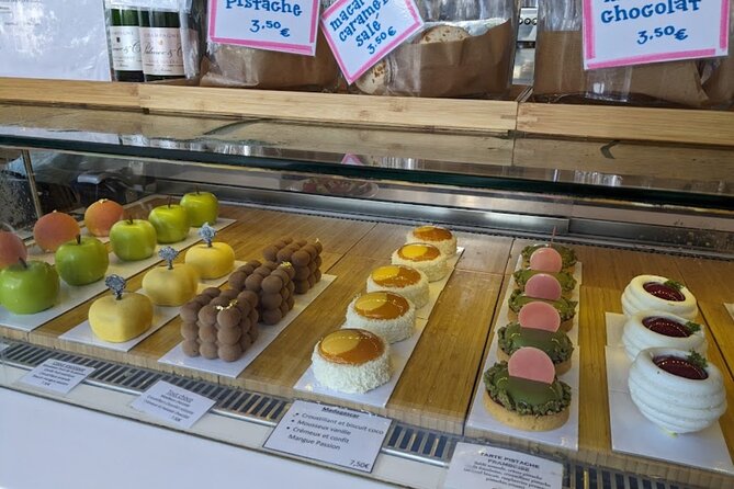 Sweet walking food tour in Paris with local guide - Exploring French Bakeries at Éric Kayser on Odéon