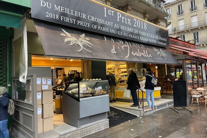 Sweet walking food tour in Paris with local guide - Indulgence at Aux Merveilleux de Fred