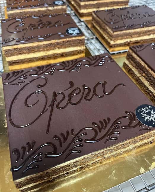 Sweet walking Food Tour in Paris with local guide - Concluding the Tour at Crêperie and Merveilleux de Fred