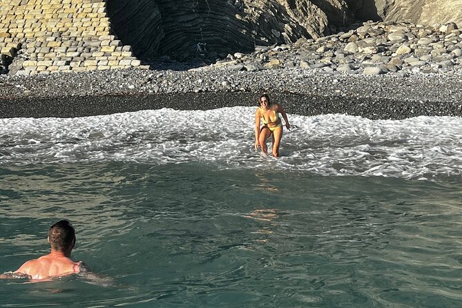 Swim&Enjoy 5 terre on the PINK Hyena with Captain Jenny! - The Guide: Jenny’s Storytelling and High Energy