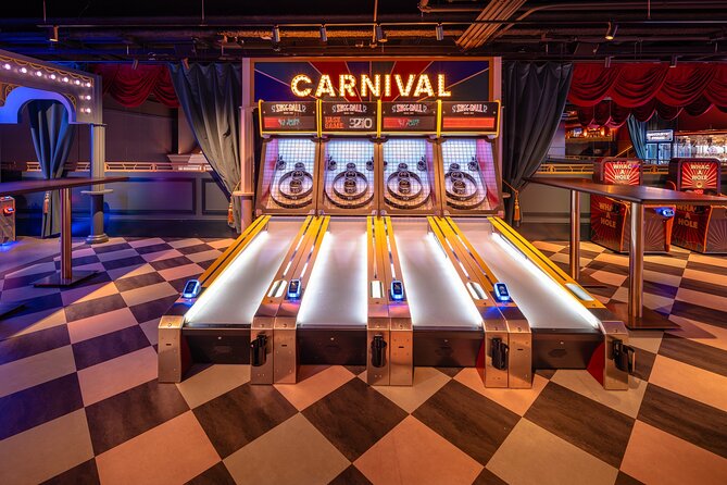 Swingers Indoor Mini Golf at Mandalay Bay - Crowd Levels and Timing Insights