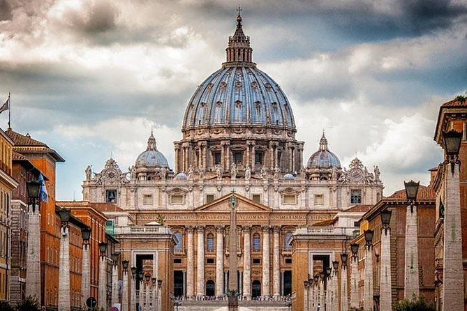 Switzerland, Italy, France 7-Day Taste of Europe Trip from Paris - Traveling Through Italys Fashion Capital: Milan