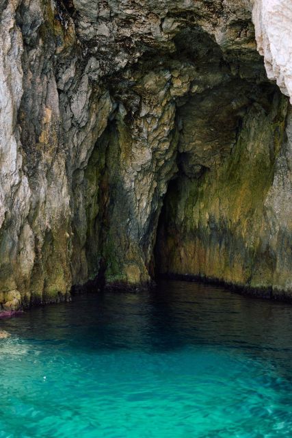 Syracuse: Boat tour with aperitif - Discover Syracuse’s Coastal Beauty on a Boat with Aperitif
