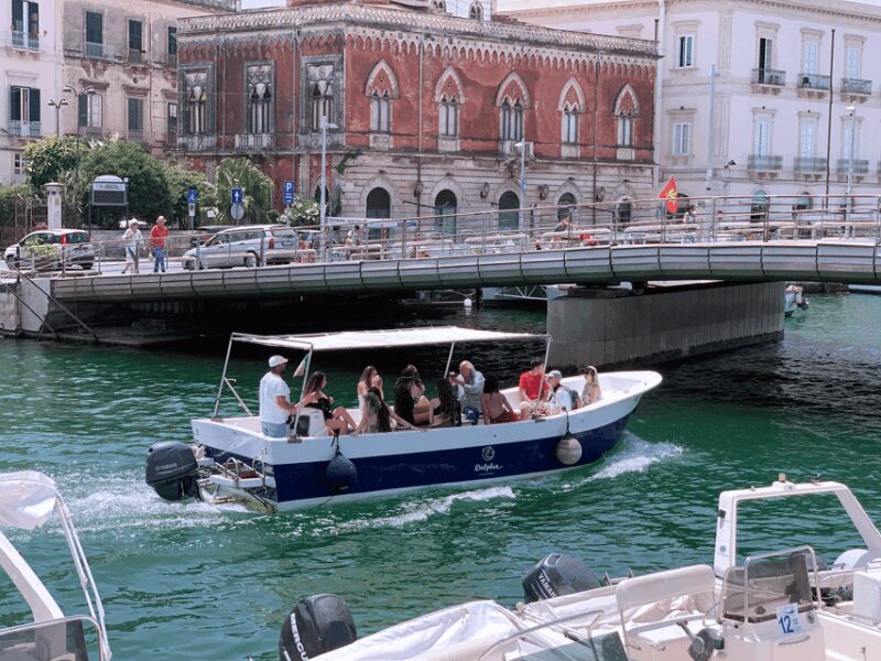 Syracuse: Ortigia and Sea Caves Excursion by Boat - Inside the Sea Caves of Syracuse