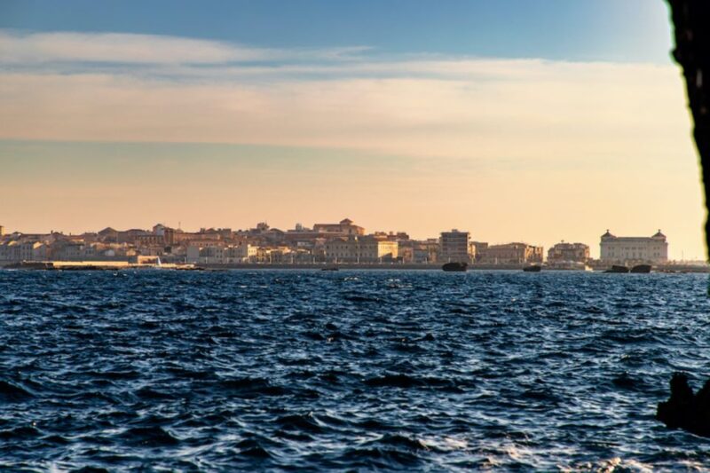 Syracuse: Ortigia Island Boat Tour with Lunch and Wine - Syracuse: Ortigia Island Boat Tour — An Excursion with Stunning Views and Tasty Food