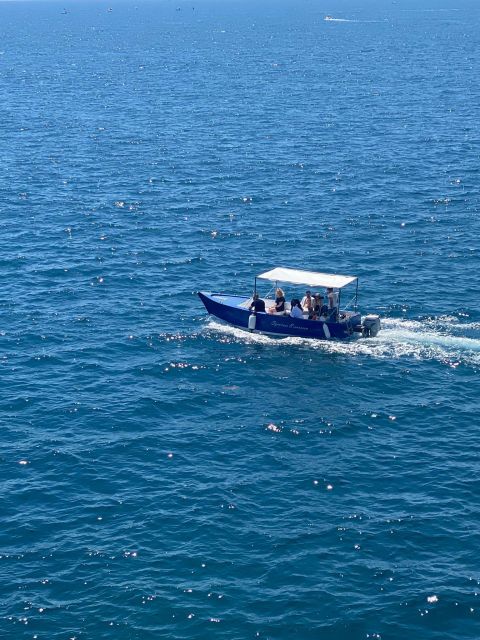 Syracuse: Private boat trip ortigia and Prosecco/frutta f - Professional Guides with Bilingual Explanations