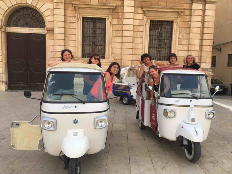 Syracuse: Private Tour of Ortygia on a Tuk Tuk - Fonte Aretusa: The Freshwater Spring and Mythical Site