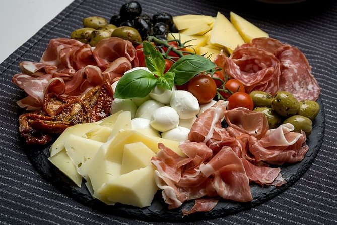 Syracuse Private Walking Tour with Traditional Lunch and Wine - The Private Guide: Knowledge and Storytelling