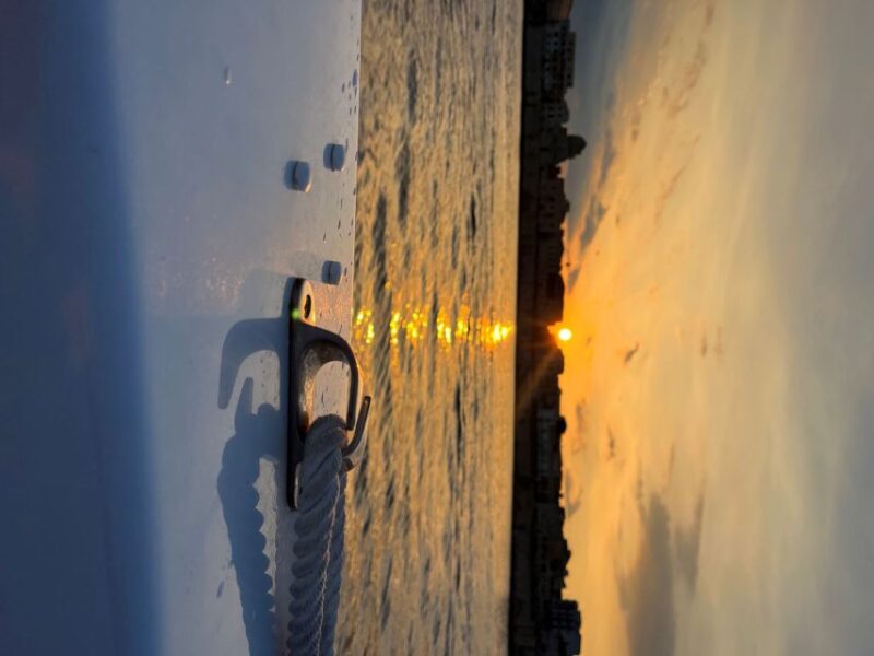 Syracuse: Sunset Aperitif Tour - Guide Expertise and Multilingual Support