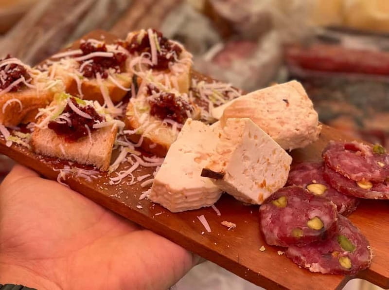 Syracuse: The Street Food Tour in Ortigia with a Local Guide - Visiting a Unique Cheese-Making Family